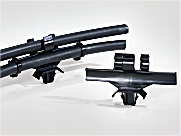 帶箭頭的固定管夾，適用於橢圓孔